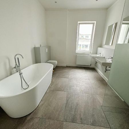 Zentralmoers 140M2 Hbf Nah Apartment Luaran gambar
