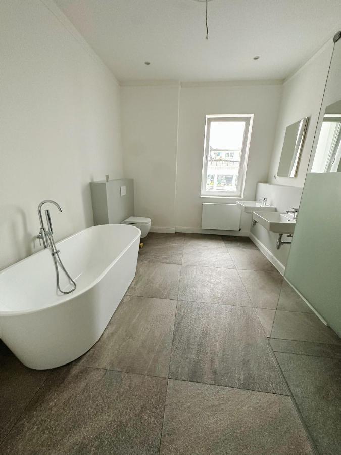 Zentralmoers 140M2 Hbf Nah Apartment Luaran gambar