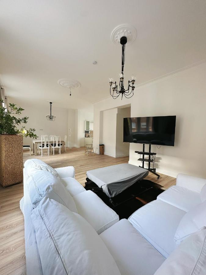 Zentralmoers 140M2 Hbf Nah Apartment Luaran gambar