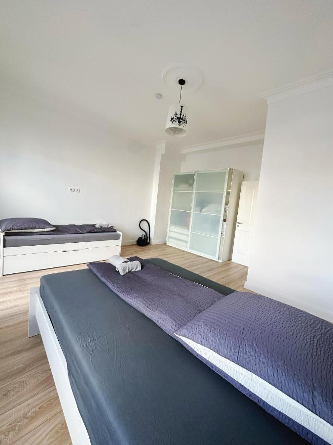 Zentralmoers 140M2 Hbf Nah Apartment Luaran gambar